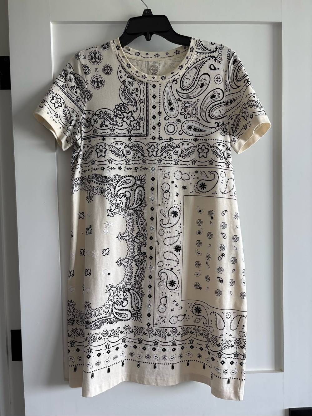 Tory Burch Cream Bandana Print Short Sleeve Dress with application.